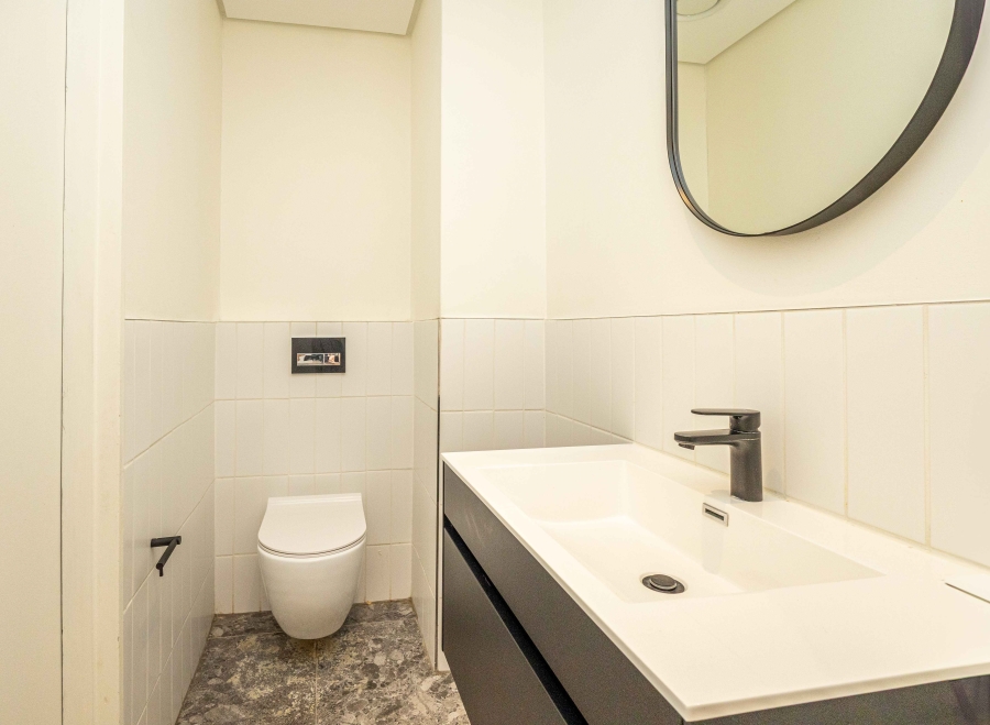 0 Bedroom Property for Sale in Sea Point Western Cape